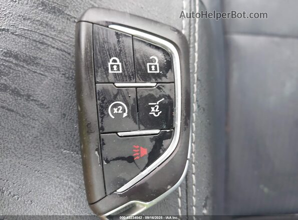 1GYC3NML6TZ701772 2026 CADILLAC VISTIQ Black წინა პანელის ხედი