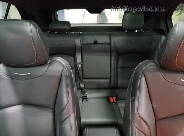 1GYFZDR40PF172303 2023 CADILLAC XT4 Черный Вид задних сидений