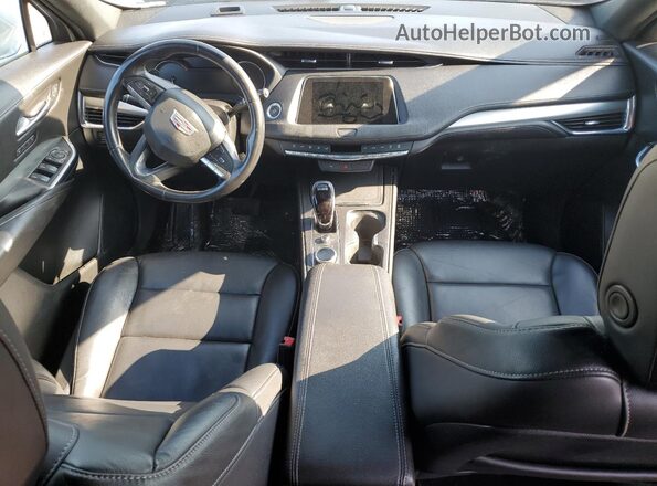1GYFZDR42NF101035 2022 CADILLAC XT4 Silver Vista del salpicadero