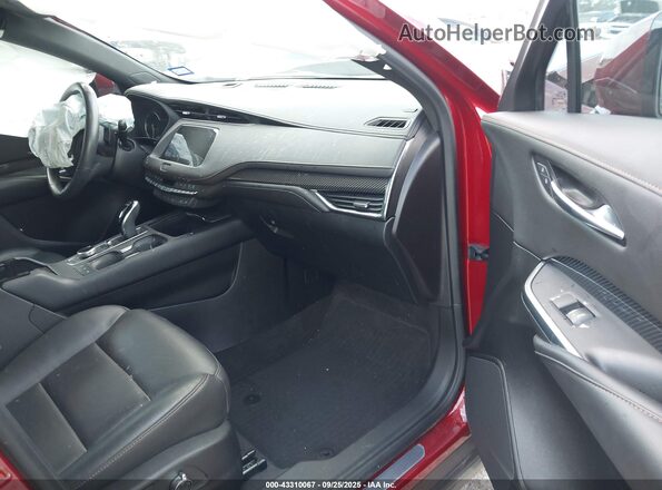 1GYFZER45PF224644 2023 CADILLAC XT4 Бордовый Вид салона спереди