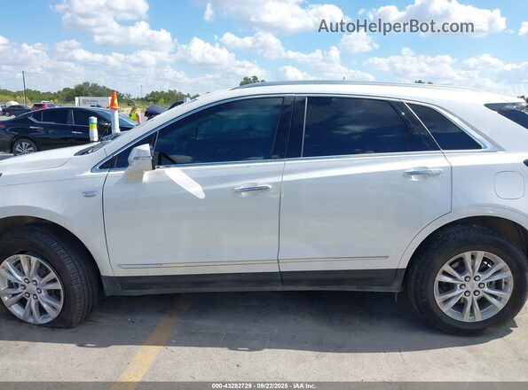 1GYKNAR49NZ136789 2022 CADILLAC XT5 White 