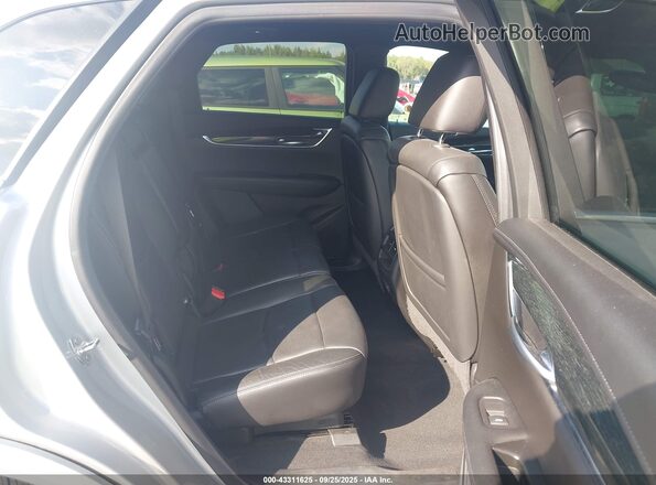 1GYKNCRS3LZ127335 2020 CADILLAC XT5 Silver Vista de la etiqueta del VIN