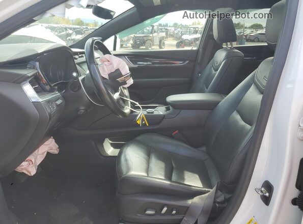 1GYKNDR47MZ104293 2021 CADILLAC XT5 Белый Вид салона спереди