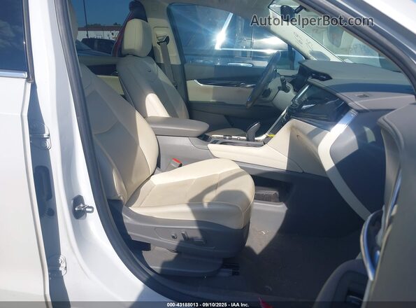 1GYKPCRS9LZ104958 2020 CADILLAC OTHER White წინა სალონის ხედი