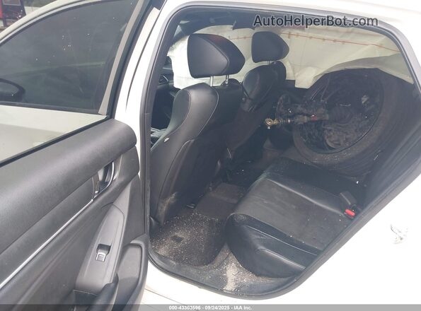 1HGCV1F39JA157125 2018 HONDA ACCORD White Widok naklejki z numerem VIN
