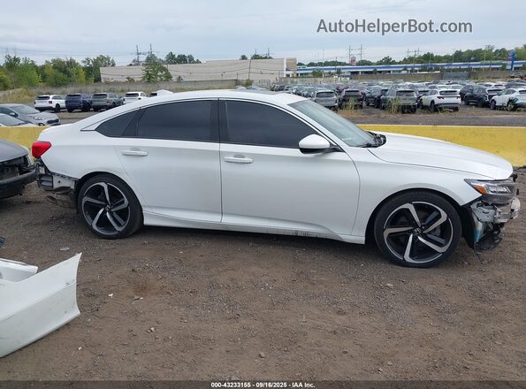 1HGCV2F34KA031441 2019 HONDA ACCORD White Вид задньої частини салону