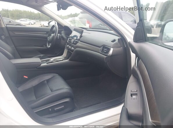 1HGCV2F97JA016967 2018 HONDA ACCORD White წინა სალონის ხედი