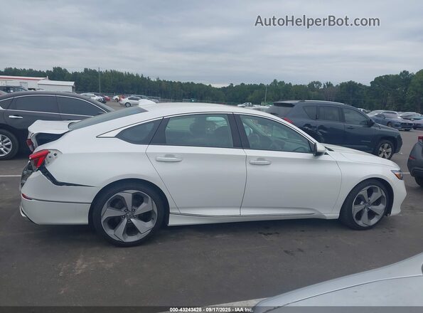1HGCV2F97JA016967 2018 HONDA ACCORD White უკანა სალონის ხედი