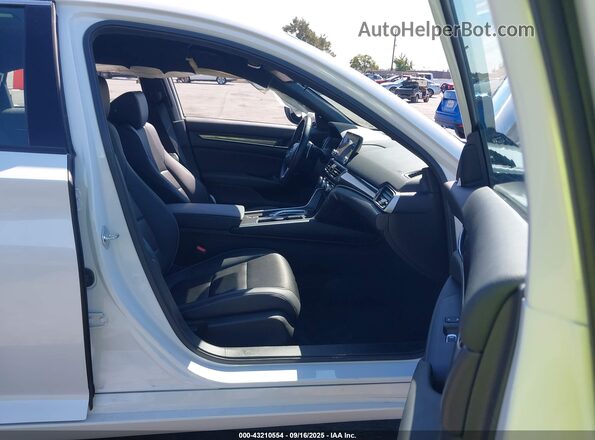 1HGCV3F29NA046731 2022 HONDA ACCORD Белый Вид салона спереди