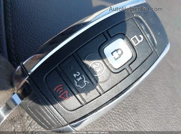 1LN6L9TK2H5605635 2017 LINCOLN CONTINENTA Maroon Vista del salpicadero