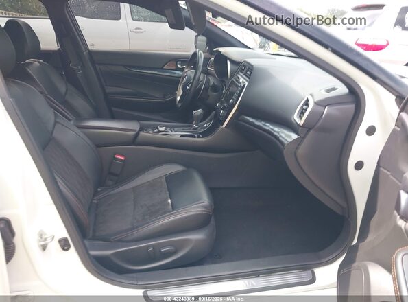 1N4AA6EV7PC502365 2023 NISSAN MAXIMA SR White Вид салону спереду