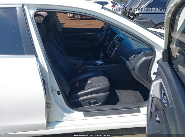 1N4AL3AP6JC196203 2018 NISSAN ALTIMA White 
