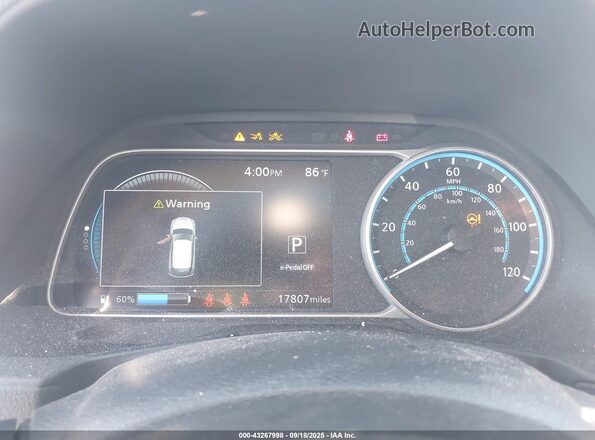 1N4AZ1BV3PC561168 2023 NISSAN LEAF White Vista de los asientos traseros