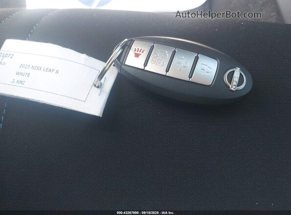 1N4AZ1BV3PC561168 2023 NISSAN LEAF White Vista del salpicadero