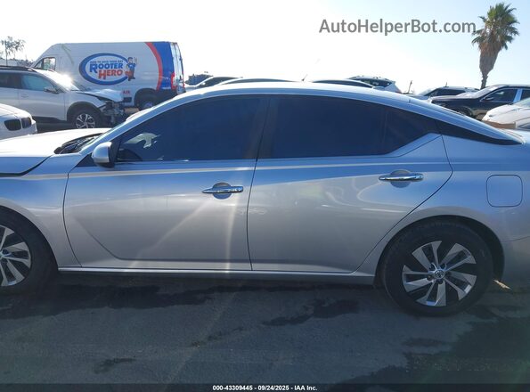 1N4BL4BV3KC161207 2019 NISSAN ALTIMA Silver Панорамний вид салону 360°