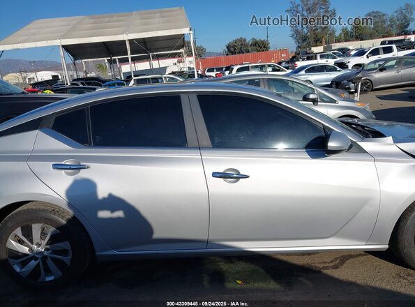 1N4BL4BV3KC161207 2019 NISSAN ALTIMA Silver Вид задньої частини салону