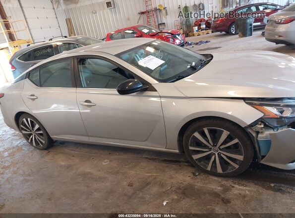 1N4BL4CV0LC220956 2020 NISSAN ALTIMA Silver Սալոնի հետևի տեսք