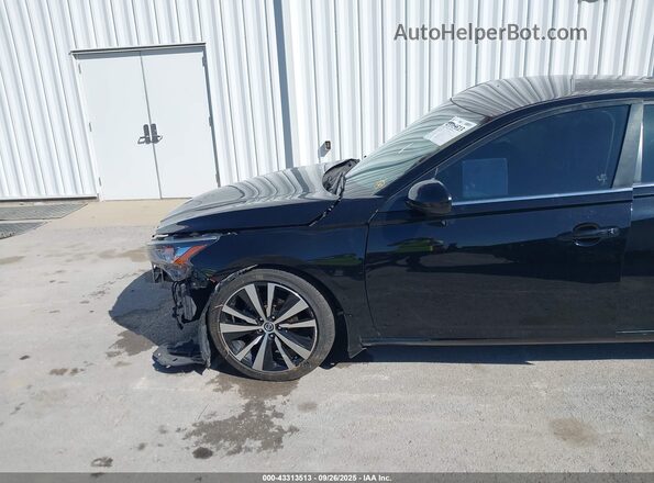 1N4BL4CV4LC132900 2020 NISSAN ALTIMA Black Front view