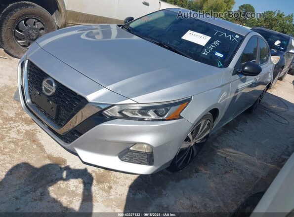 1N4BL4CV6KC114784 2019 NISSAN ALTIMA Silver წინა მარცხენა ხედი სამი მეოთხედიდან
