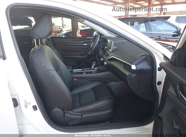 1N4BL4CV6MN324602 2021 NISSAN ALTIMA White Vista interior delantera