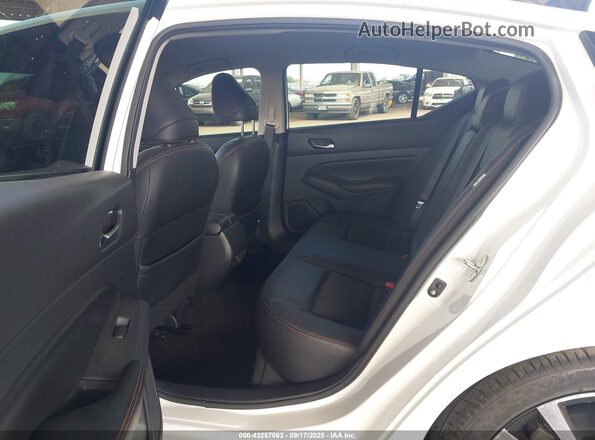 1N4BL4CV6MN324602 2021 NISSAN ALTIMA White Vista de la etiqueta del VIN