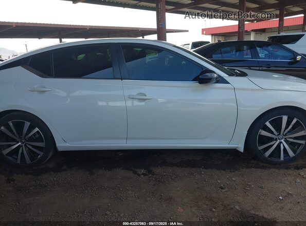 1N4BL4CV6MN324602 2021 NISSAN ALTIMA White Vista interior trasera