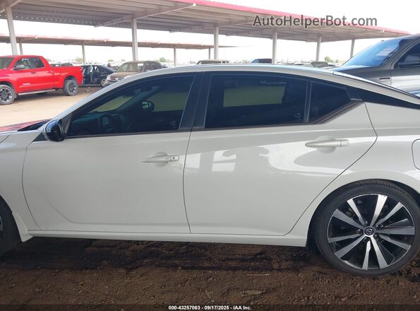 1N4BL4CV6MN324602 2021 NISSAN ALTIMA White Vista interior de 360 grados