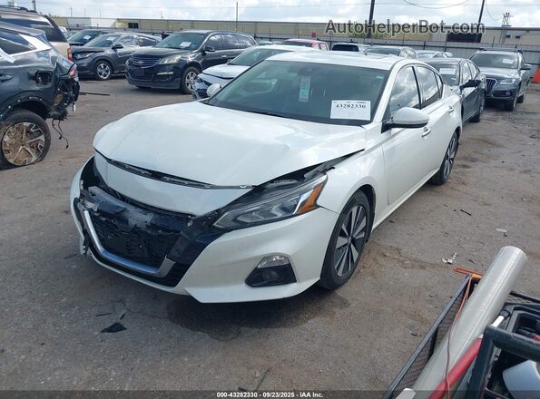 1N4BL4EV2LC123304 2020 NISSAN ALTIMA White წინა მარცხენა ხედი სამი მეოთხედიდან