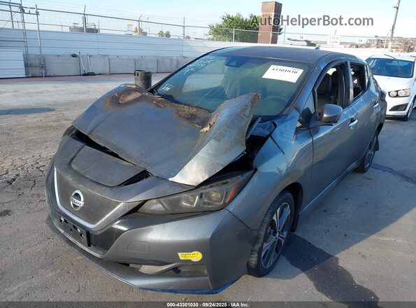 1N4BZ1DV2MC553768 2021 NISSAN LEAF Gray Вид спереду
