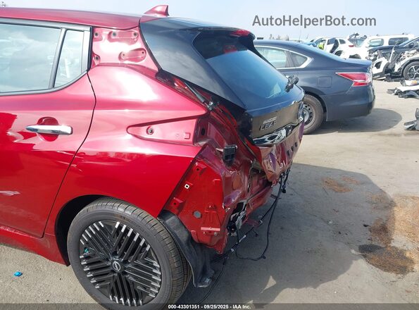 1N4CZ1CV5RC554118 2024 NISSAN LEAF Red Widok z przodu