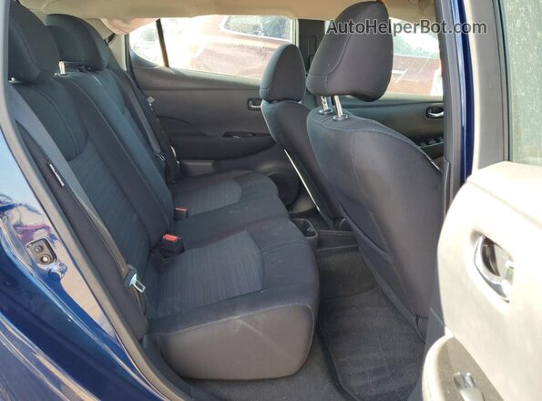 1N4CZ1CV5SC559129 2025 NISSAN LEAF Blue Rear seats view
