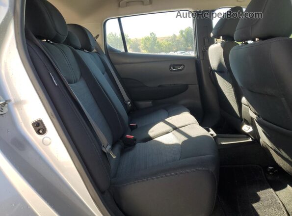 1N4CZ1CV9SC560882 2025 NISSAN LEAF Silver 