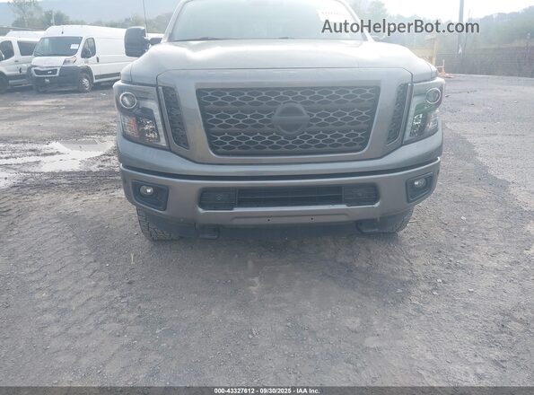 1N6BA1F45JN530004 2018 NISSAN TITAN XD Gray Front view