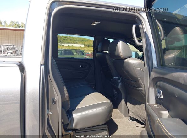 1N6BA1F4XJN550152 2018 NISSAN TITAN XD Gray VIN կոդի պիտակի տեսք