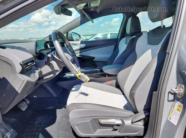 1V2BMPE81RC002354 2024 VOLKSWAGEN ID.4 Gray Front interior view