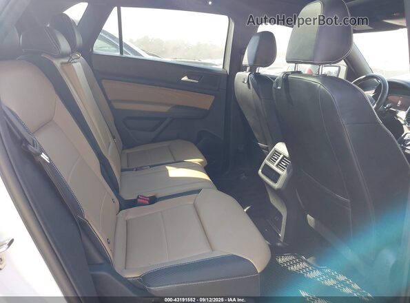 1V2JC2CA4NC228020 2022 VOLKSWAGEN ATLAS White Widok naklejki z numerem VIN