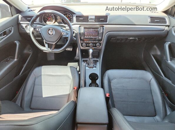 1VWAA7A30JC033340 2018 VOLKSWAGEN PASSAT Серый 