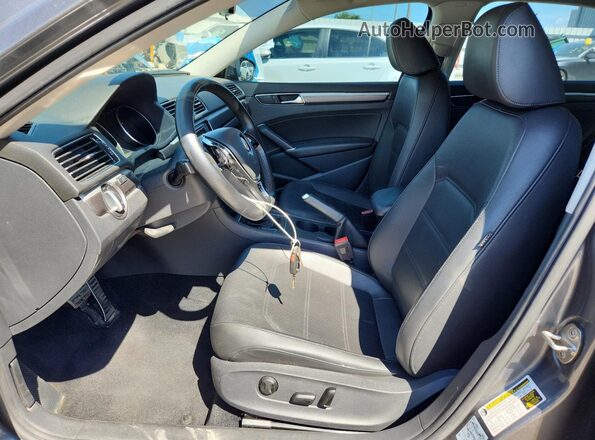 1VWAA7A30JC033340 2018 VOLKSWAGEN PASSAT Серый 