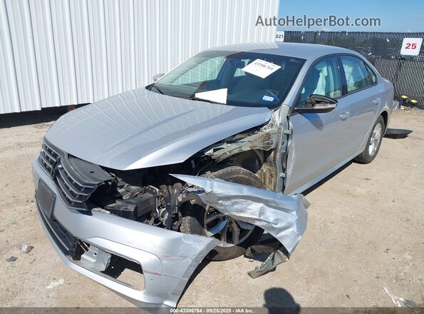 1VWAA7A39JC026029 2018 VOLKSWAGEN PASSAT Silver 