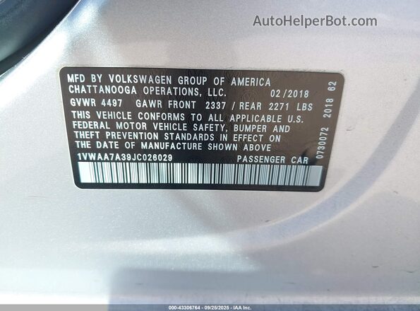 1VWAA7A39JC026029 2018 VOLKSWAGEN PASSAT Silver 