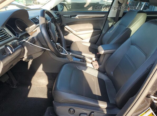 1VWBA7A32JC045672 2018 VOLKSWAGEN PASSAT Black 