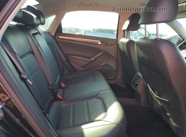 1VWBA7A32JC045672 2018 VOLKSWAGEN PASSAT Black 