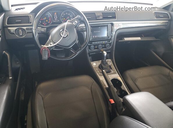 1VWBA7A34JC030641 2018 VOLKSWAGEN PASSAT White 