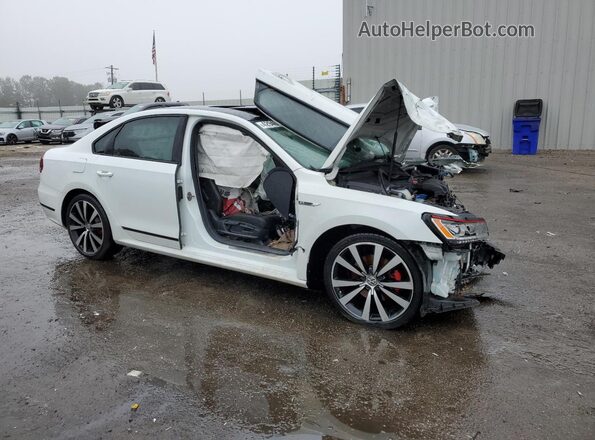 1VWJM7A33JC039902 2018 VOLKSWAGEN PASSAT White 