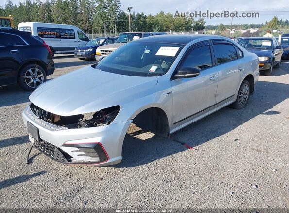 1VWJM7A36JC050327 2018 VOLKSWAGEN PASSAT Серебряный 