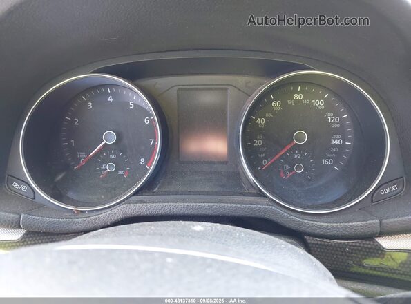 1VWJM7A36JC050327 2018 VOLKSWAGEN PASSAT Серебряный 