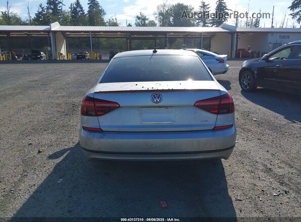 1VWJM7A36JC050327 2018 VOLKSWAGEN PASSAT Серебряный 