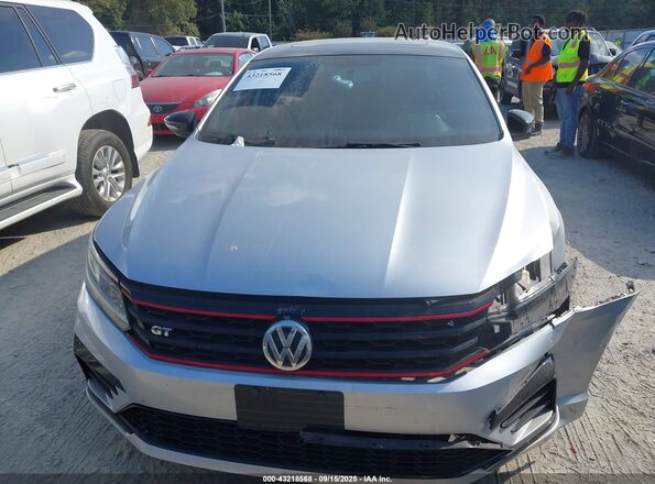 1VWJM7A39JC035613 2018 VOLKSWAGEN PASSAT Silver Widok zestawu wskaźników