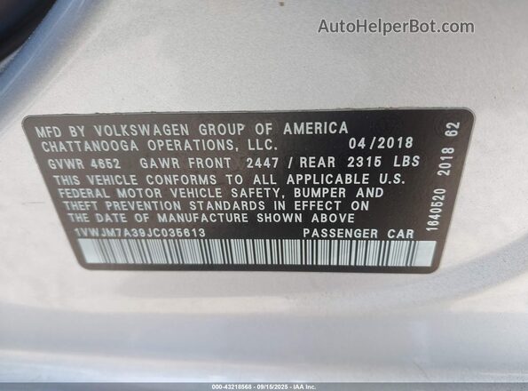 1VWJM7A39JC035613 2018 VOLKSWAGEN PASSAT Silver Widok komory silnika