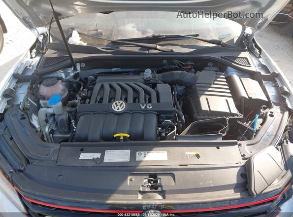 1VWJM7A39JC035613 2018 VOLKSWAGEN PASSAT Silver Widok z tyłu